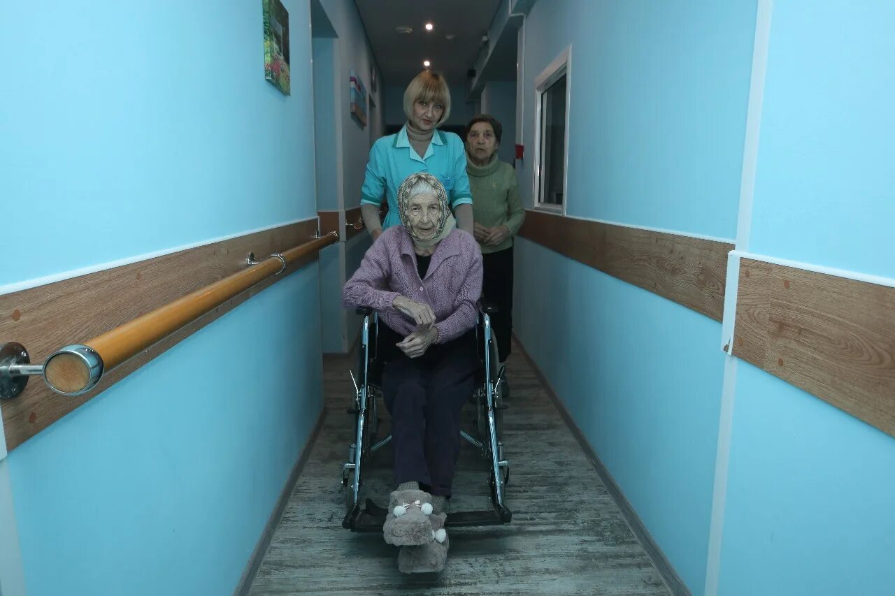 Пансионаты для психически больных nursing home. Пансионат желтый крест в Буньково. Жёлтый крест пансионат для престарелых. Пансионат для пожилых людей в Ногинске. Отделения в больнице для пожилых людей.