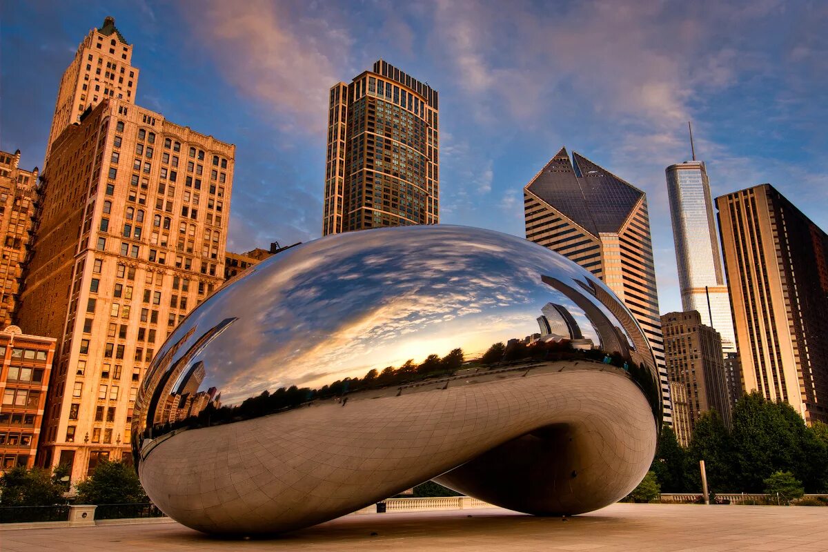 Чикаго штат Иллинойс. Чикаго, США, штат Иллинойс. Скульптура Клауд гейт в Чикаго, США. Штат Иллинойс город Чикаго. 7 необычных городов
