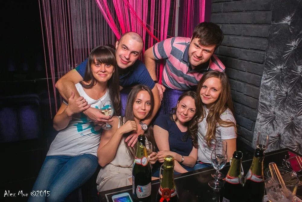 Мегаполис день рождения. Мегаполис день рождения. Новогодний мегаполис днем. Мегаполис деловой. Мегаполис надпись.