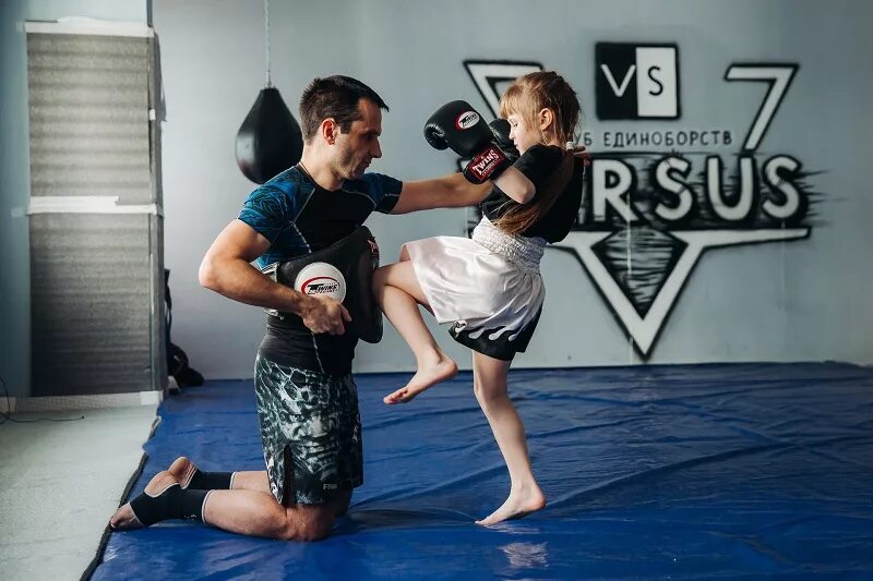 иосиф линдер джиу-джитсу. карате боевые искусства японии. смешанные боевые искусства мма. кикбоксинг тренировка. каратэ япония.