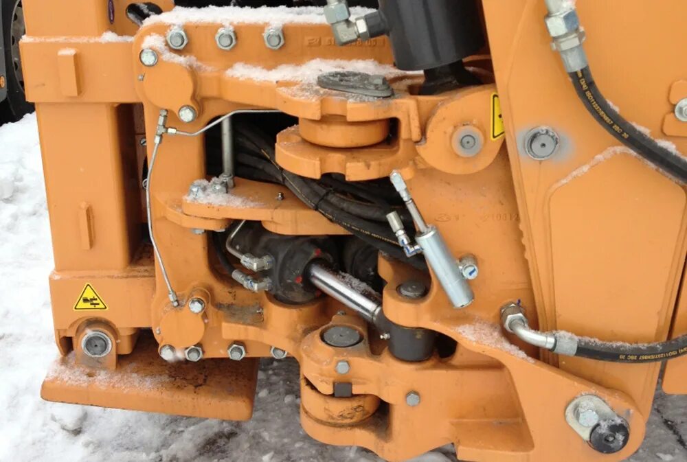 задняя каретка кат 428е. каретка экскаватора. каретка на погрузчик кейс 695. 11887273 каретка задняя volvo bl71. каретка поворота стрелы экскаватора сат 428.