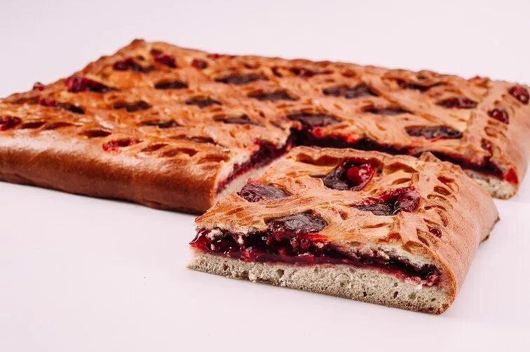 Пирог малинка. Новогодний пирог с мясом. Сытные пироги штолле. Сытные пироги. Заказ пироги петербург.