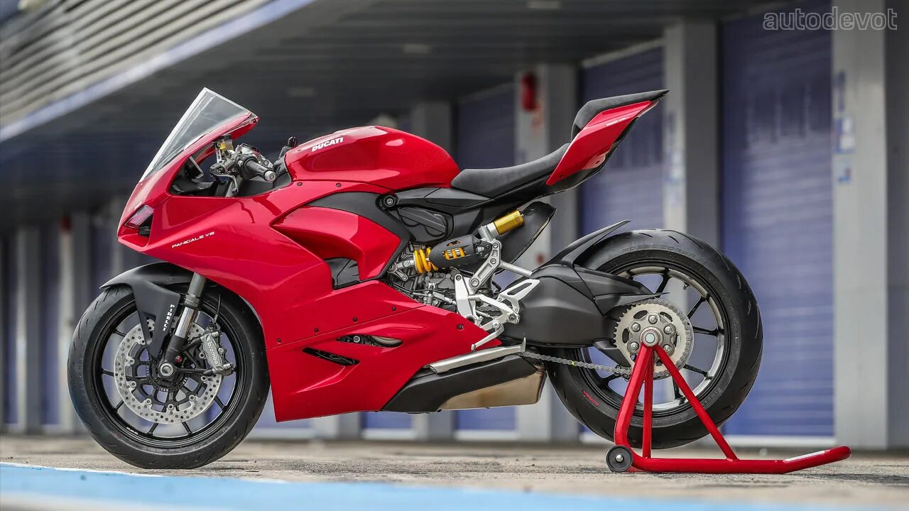 Мотоцикл Ducati Panigale v2. Дукати Панигале 2020. Дукати v2 2020. Panigale v2 2021.