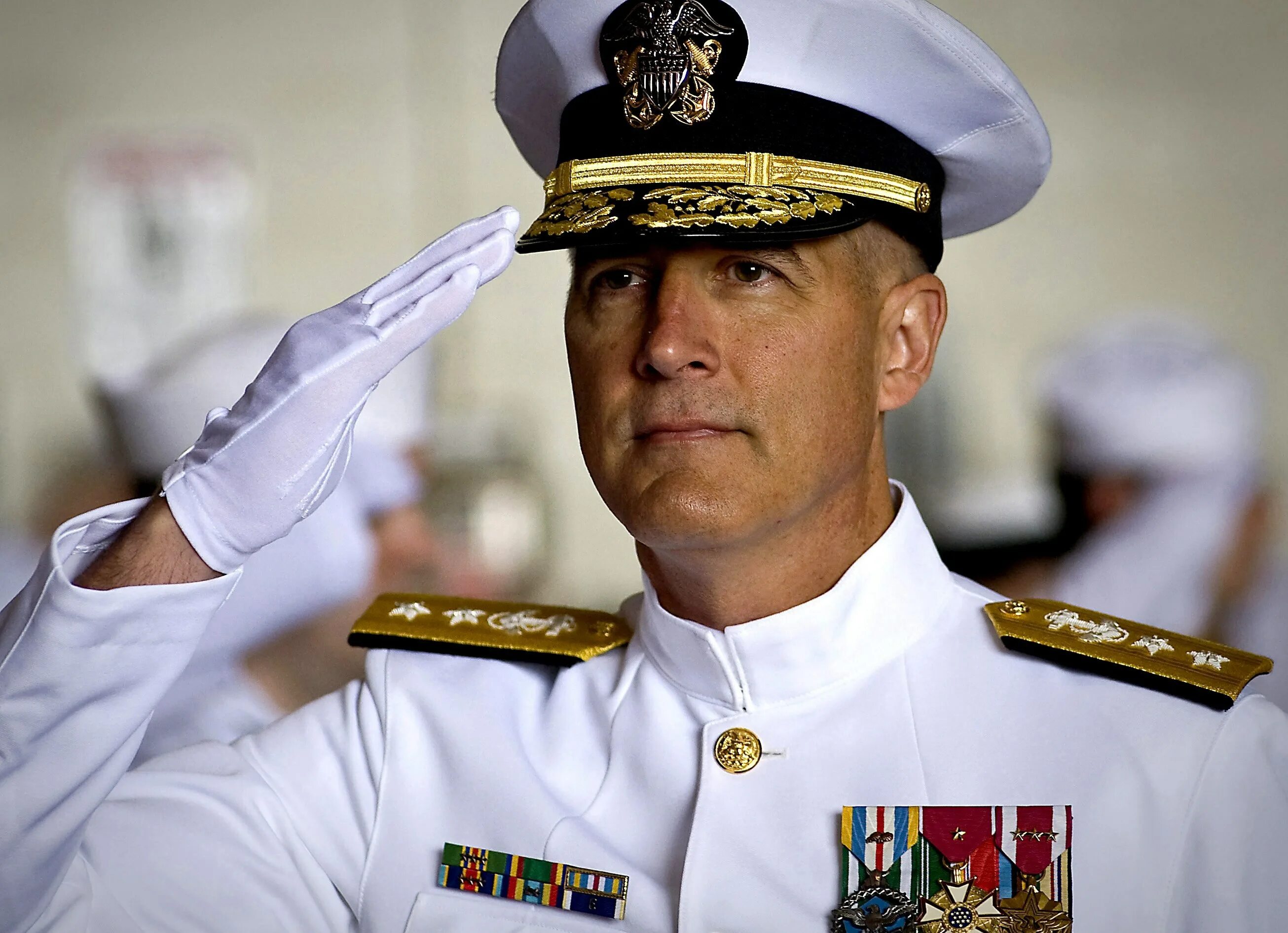 Русские контр адмиралы. Адмирал ВМС США Фишер. Адмирал отдает честь. Адмиралы России.