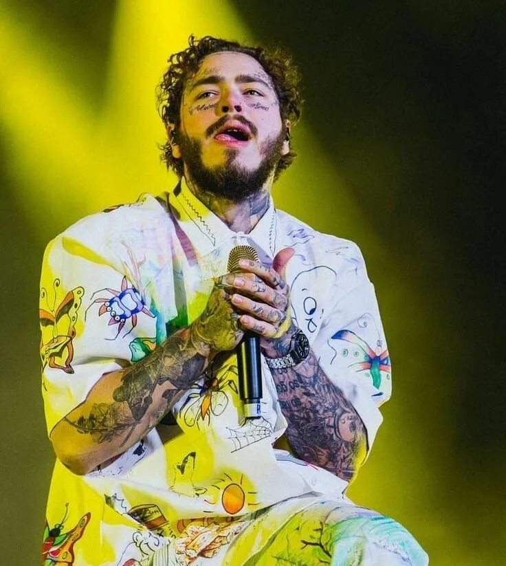 Post malone текст. Пост Малон. Post Malone фото. Post Malone фото певец 1080. Post Malone Tour 2023 Wiki.