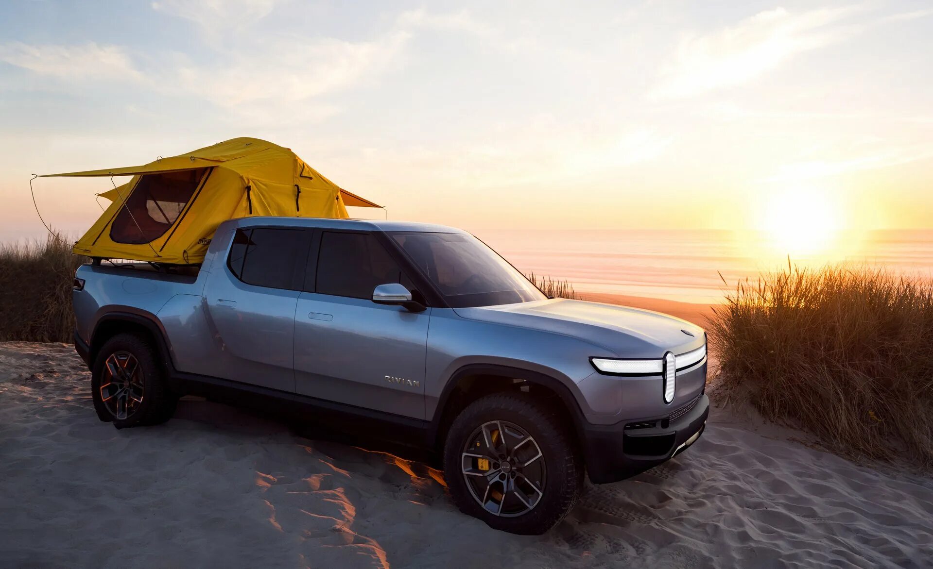 Электрический пикап. Rivian r1t. Пикап Rivian. Электрический внедорожник Rivian. Rivian 2021.