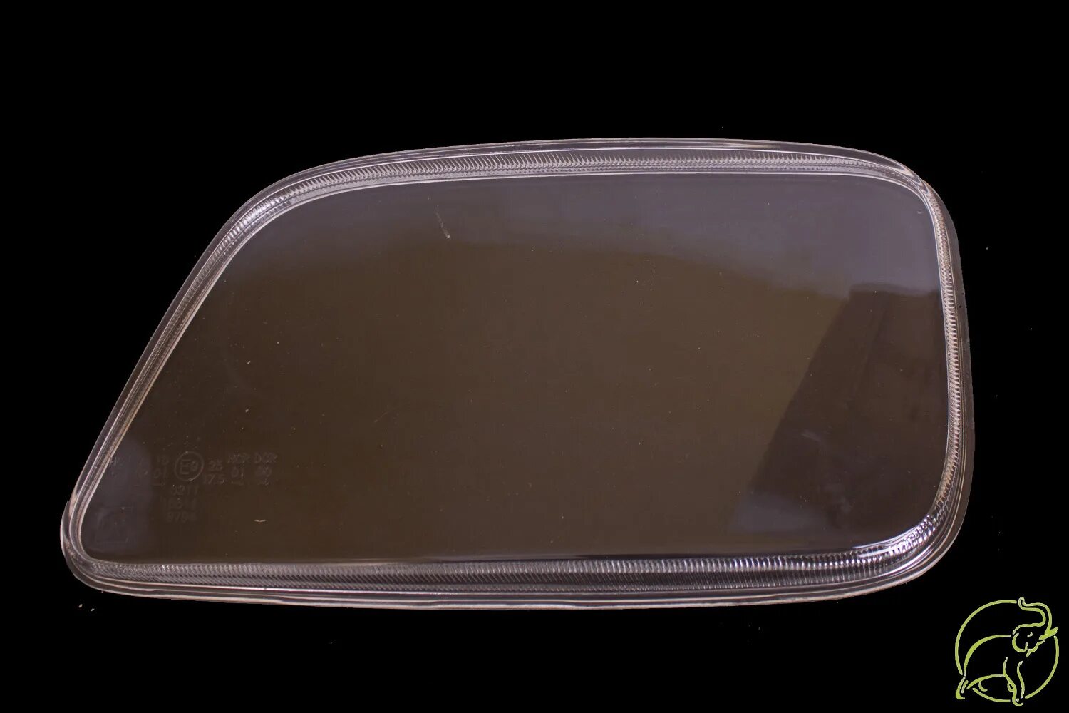 Стекло левой фары. Стекло левой фары. Стекло фары мазда 3 3014. Стекло фары рено меган 2 артикул. Стекло фары правое мерседес 814.