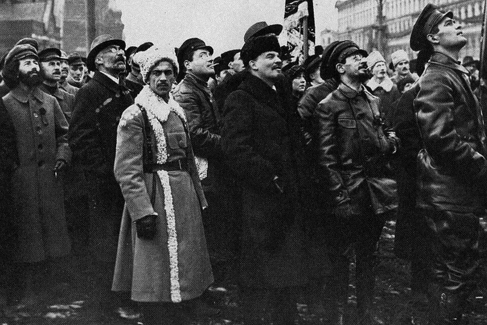 Революционные идеи в россии. Октябрьская революция 1917. Революция 1917 большевики. Революционеры большевики 1917. 1917 Года Большевистская революция.