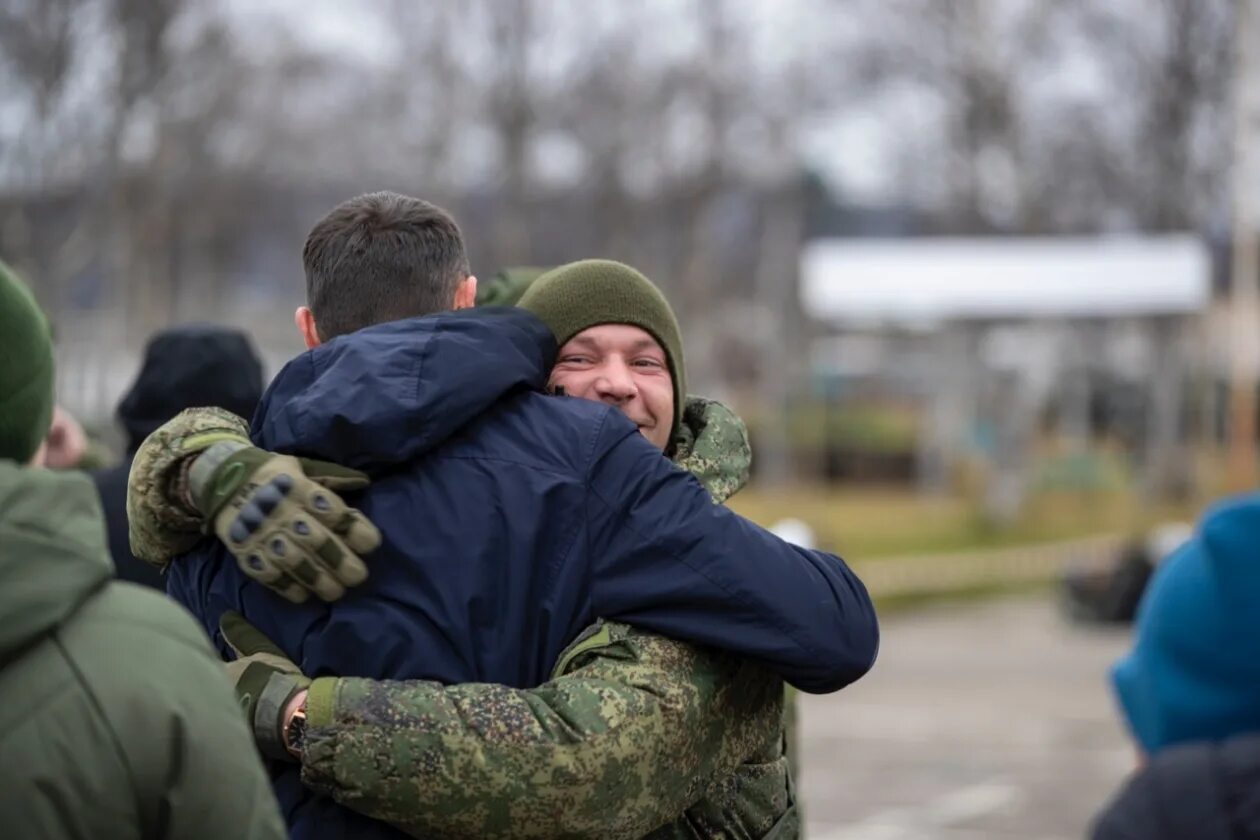 Проводы добровольца сво. Картинки волонтеры в зоне сво. Участие в поддержке военнослужащих и добровольцев сво. Добровольцы Сахалина на Украину. Ситуация в зоне сво сегодня новости