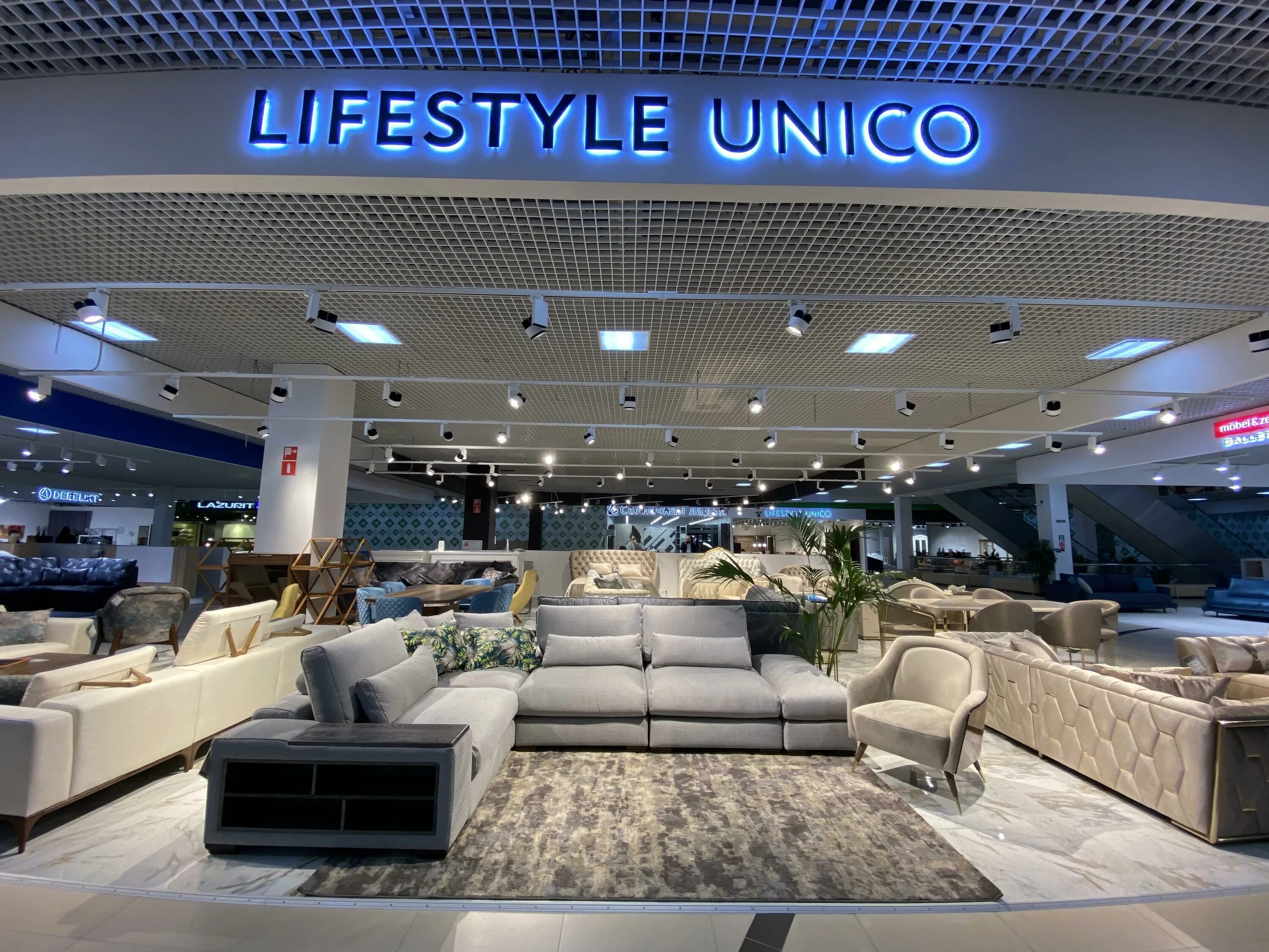 Юнико магазин. Lifestyle unico. Lifestyle unico в мякинино. Angels в химках салон. Lifestyle логотип.