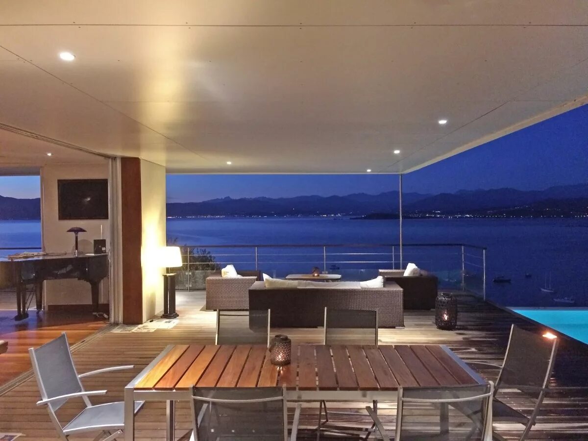 Villa room. Обстоятельства виллы комната 304. Шведская вилла комнаты. Вилла на корсике. Обстоятельства виллы комната 304.