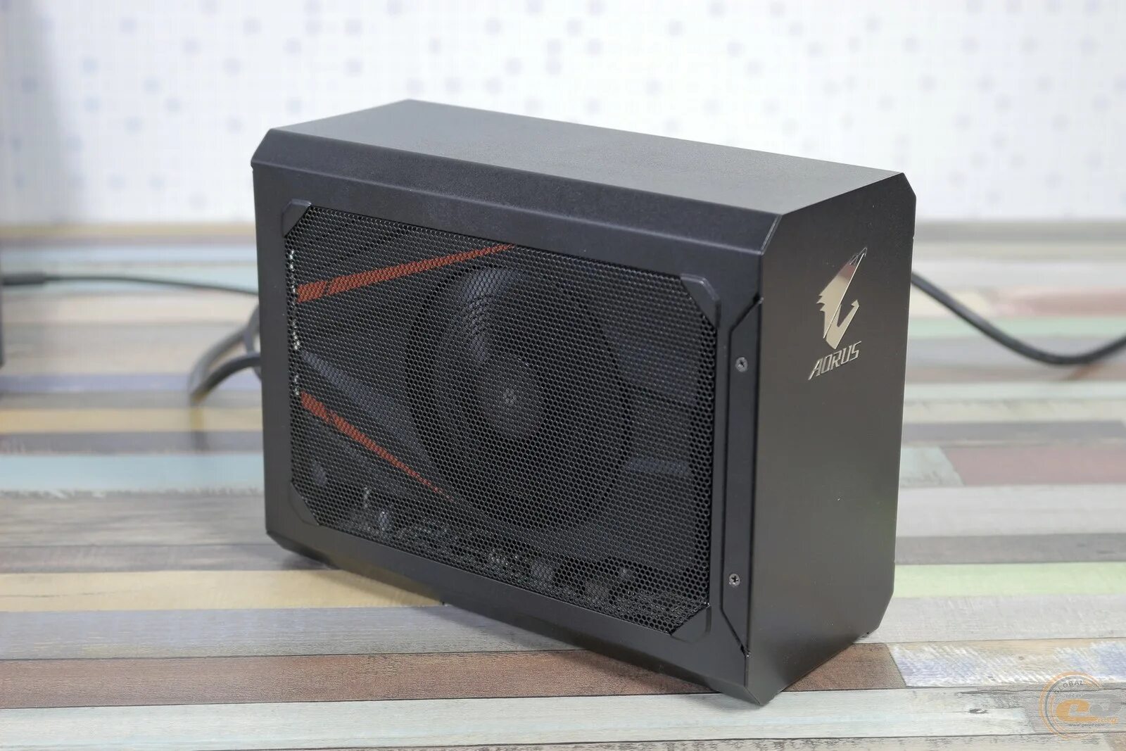 Gigabyte gaming box. Внешняя видеокарта. Корпус для внешней видеокарты. Внешняя видеокарта для компьютера.