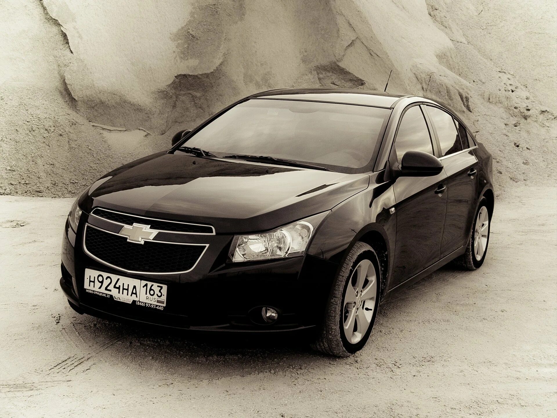 Автомобили седан с пробегом. Chevrolet Cruze 2012 черный. Chevrolet Cruze седан черный. Шевроле Круз седан черный 2014. Шевроле Круз 2012 черный седан.