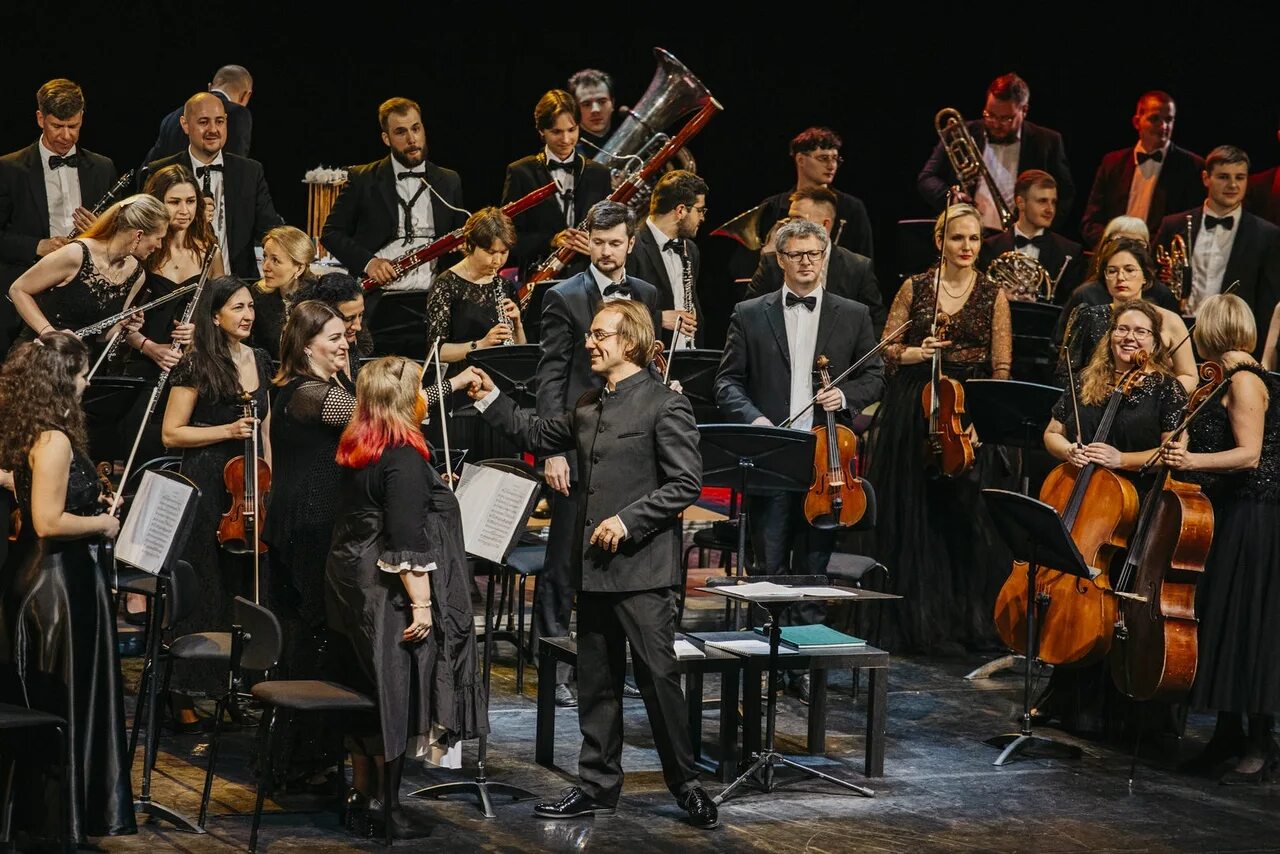 Симбирский симфонический оркестр 1900. Спальня лагуна 5 sv мебель. Оркестр музыкальная школа имени гайдна йозефа. Симфония 19. Екатеринбург концерт классической музыки.