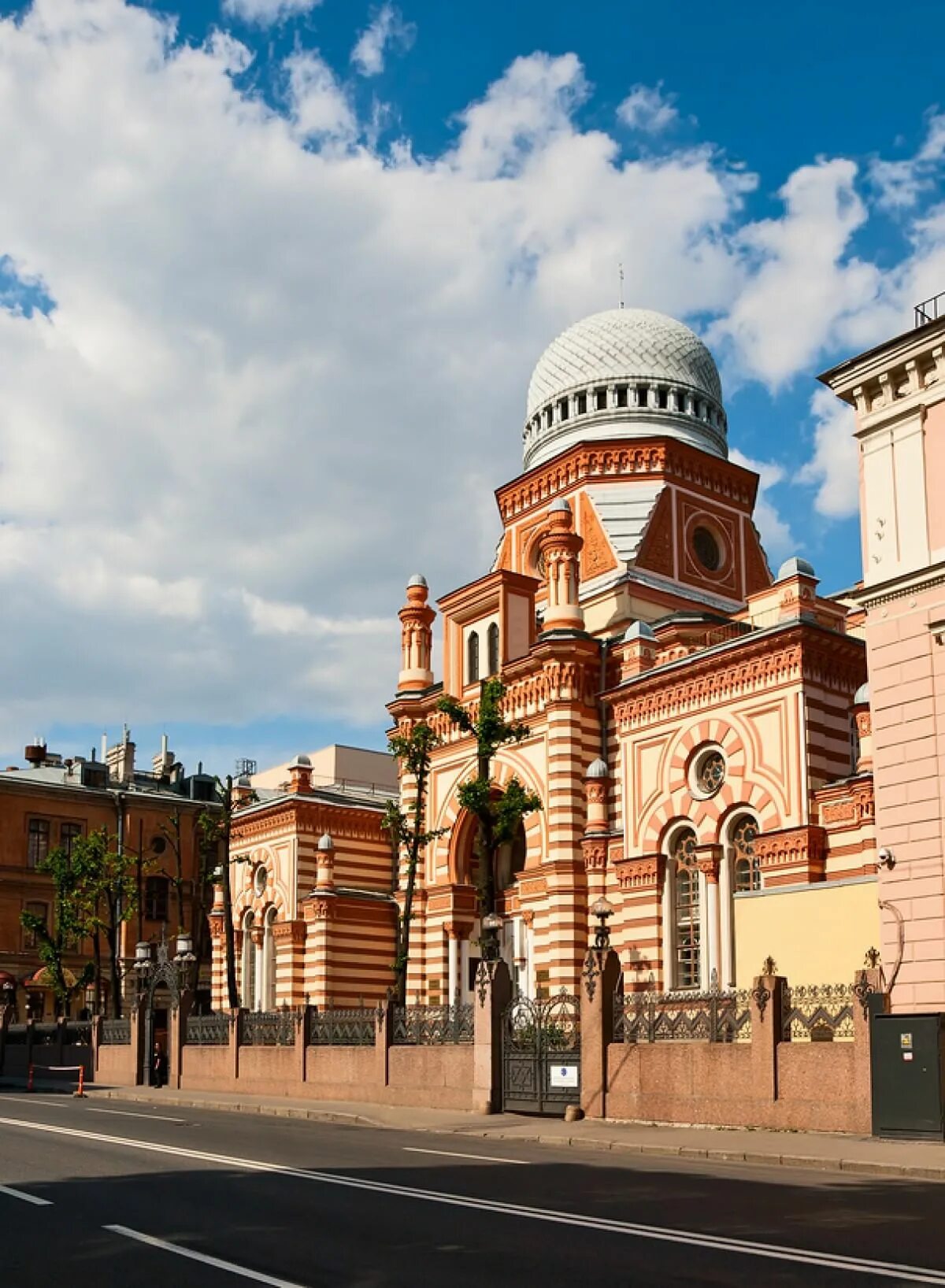 Хоральная синагога в Санкт-Петербурге. Большая хоральная синагога. Питер большая хоральная синагога. Иудейский храм в Санкт-Петербурге.