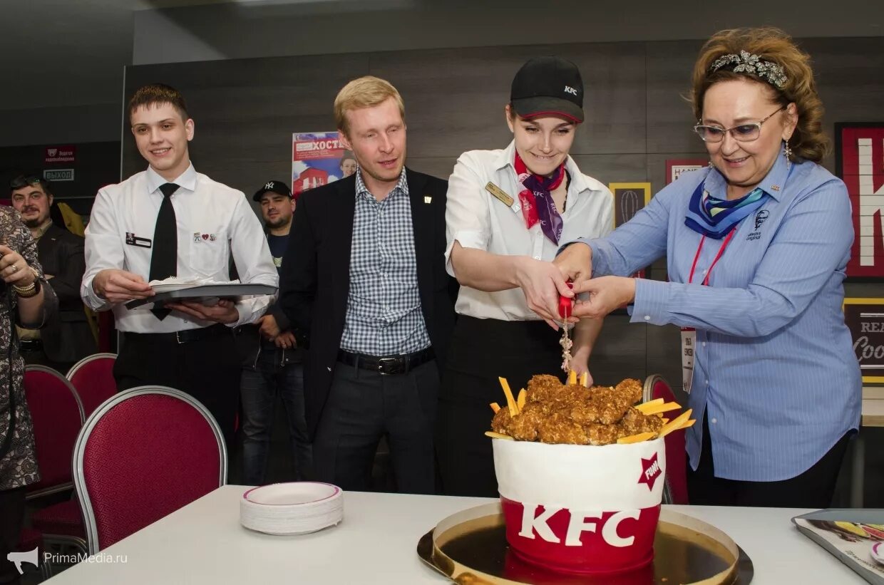 Кроссовки фаины семеновны ялта kfc. Ольга Елисеева KFC. Ольга Елисеева макдональдс. Директор КФС. Татьяна Шаманская КФС.