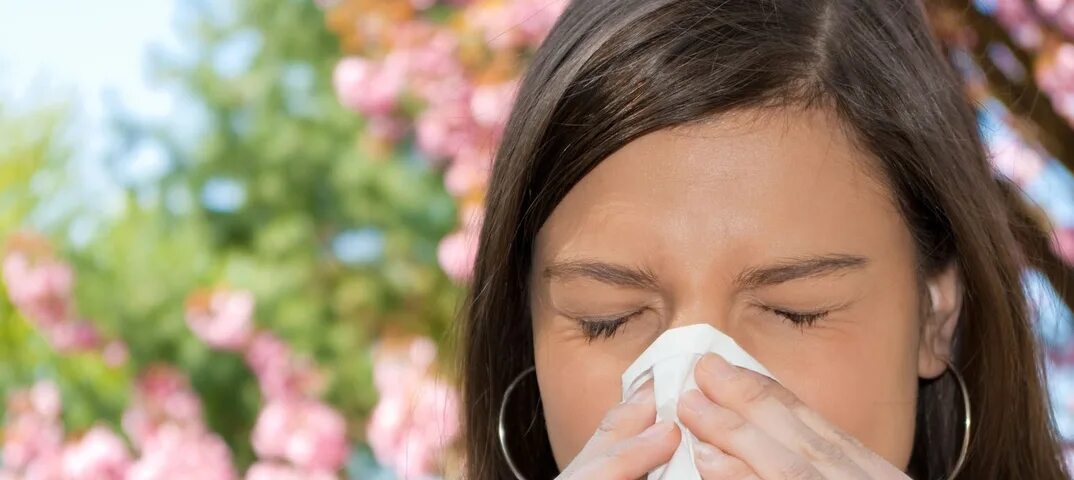 Аллергия слезятся глаза и насморк. Слезятся глаза при простуде и насморке.