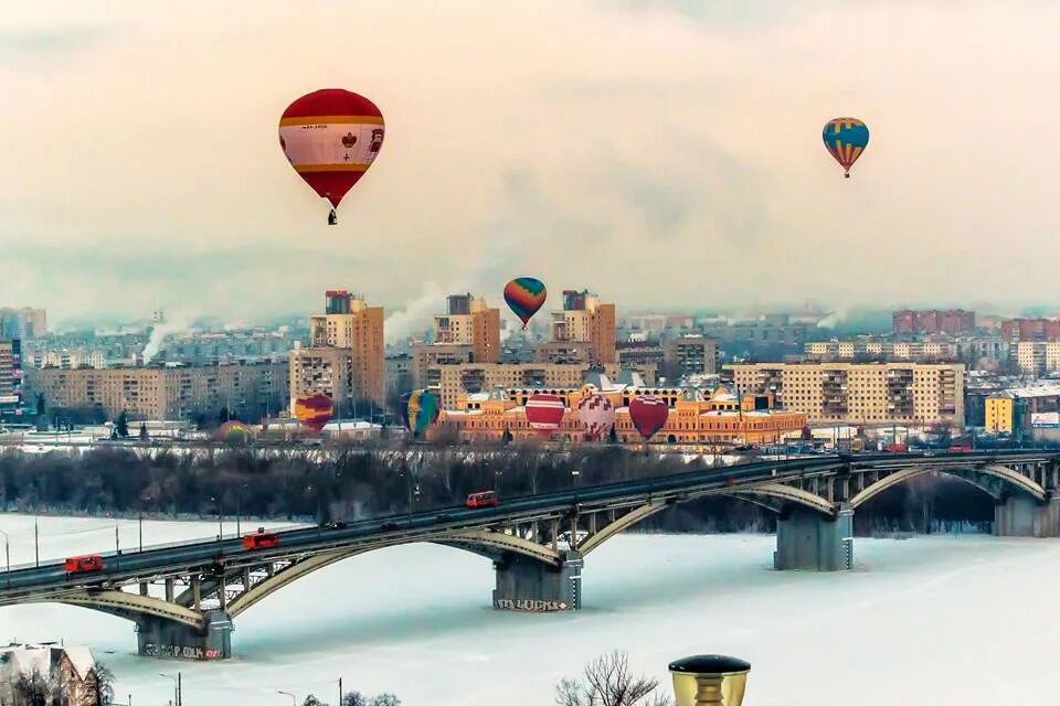 Шар нн. Аэростаты нижний новгород. воздушный шар над городом. воздушные шары над нижним новгородом. аэростаты зимой.