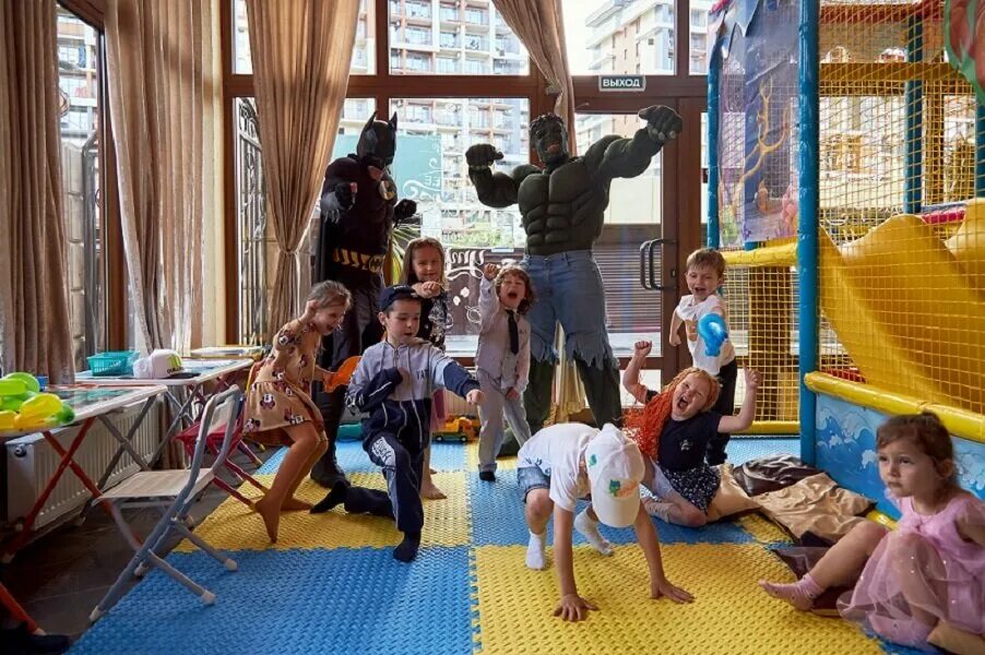 отель богатырь сочи детская. детский центр заполярье сочи. детский клуб сочи. детский клуб сочи. Disney club в адлере.