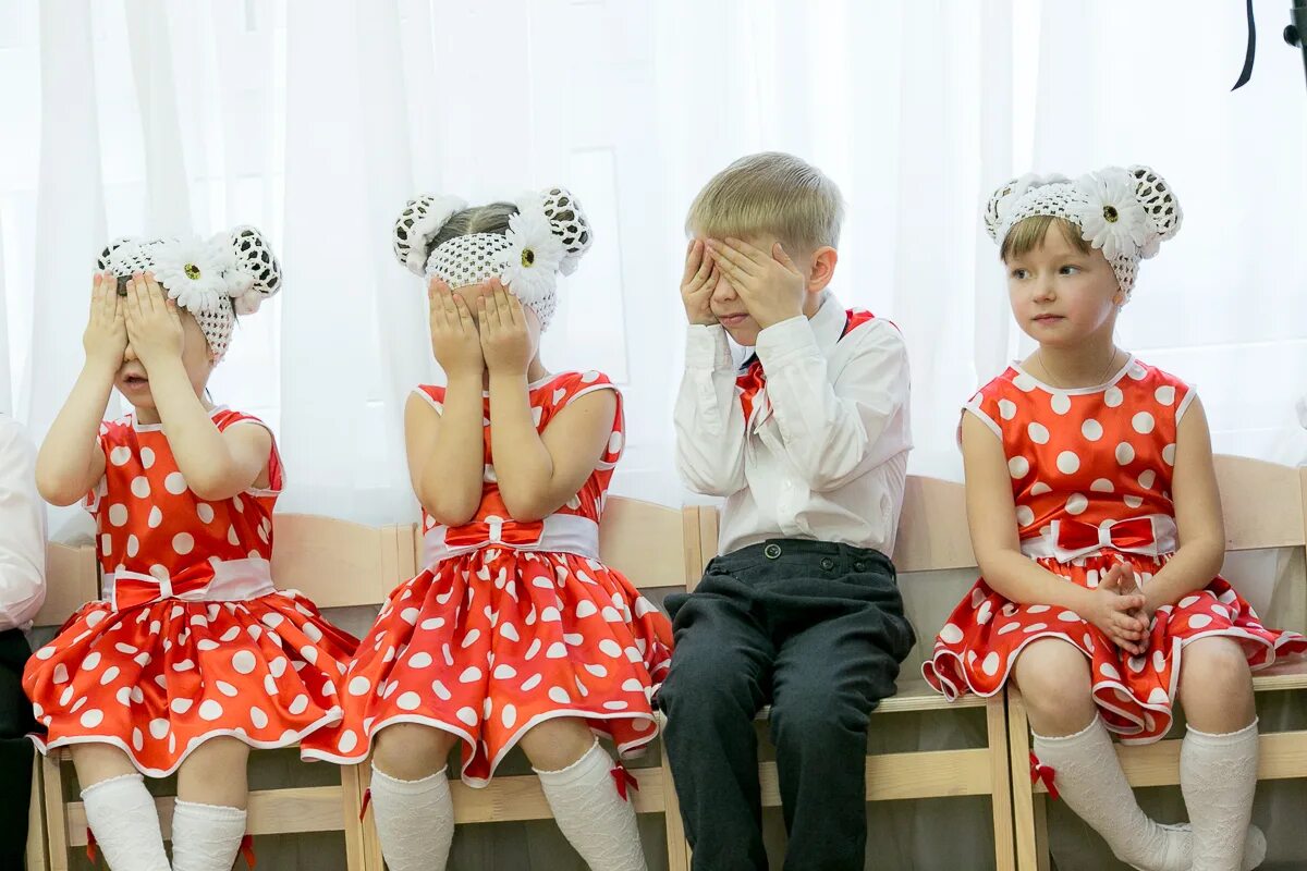 переодевание в девочку. девушка переодета в мальчика. мальчика переодели в девочку. мальчика переодели в девочку. мальчик переодетый в девушку.