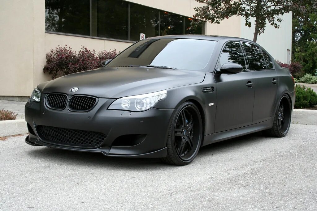 Бмв м5 матовая. BMW e60 Matte Black. BMW 5 e60 серая. БМВ м5 е60 серая. BMW m5 e60 Grey.