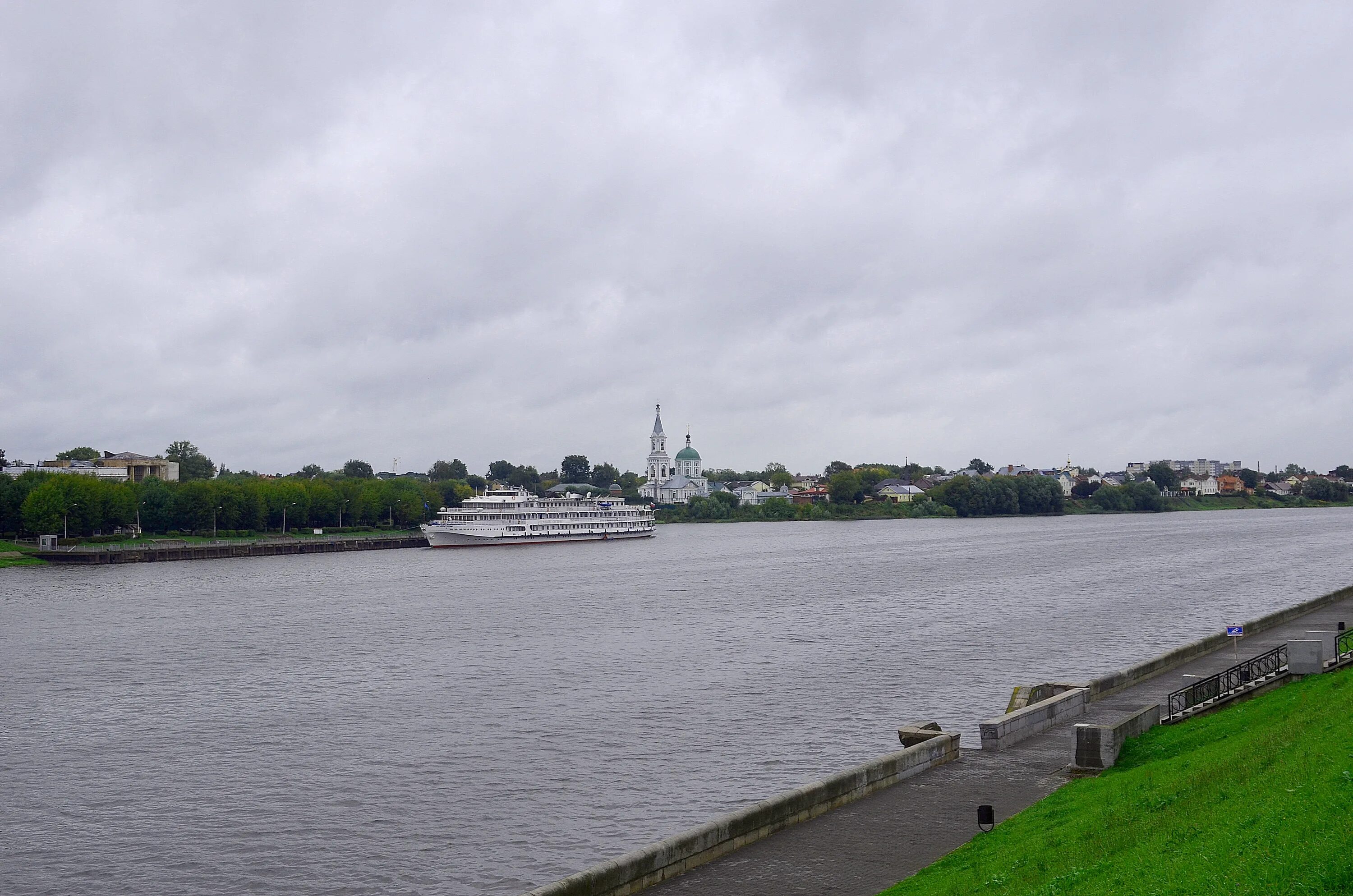 Россия 1 города волга. Река Волга Ржев. Волга Ривер Тверь. Volga River 1921. Ржев берег Волги.