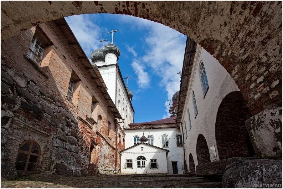 Соловецкие острова святыни. Спасо-Преображенский монастырь Соловки. Спасо-Преображенский Соловецкий мужской монастырь. Преображенский монастырь на Соловецких островах.