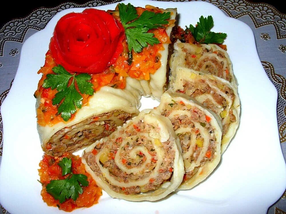 Урама Ханум. Мясной рулет Ханум. Ханум рулет мясной узбекская кухня. Паровой рулет Ханум.