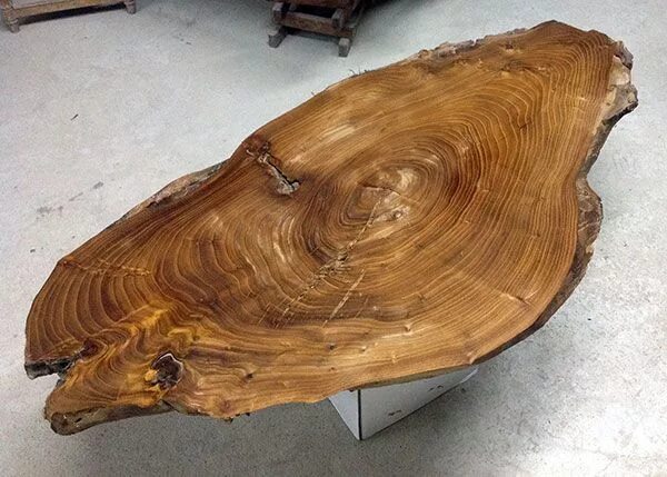 Резьба сувель. Стиль капов. Стиль капов. Доска из дерева необработанная. Изделия из сувеля и капа березы.