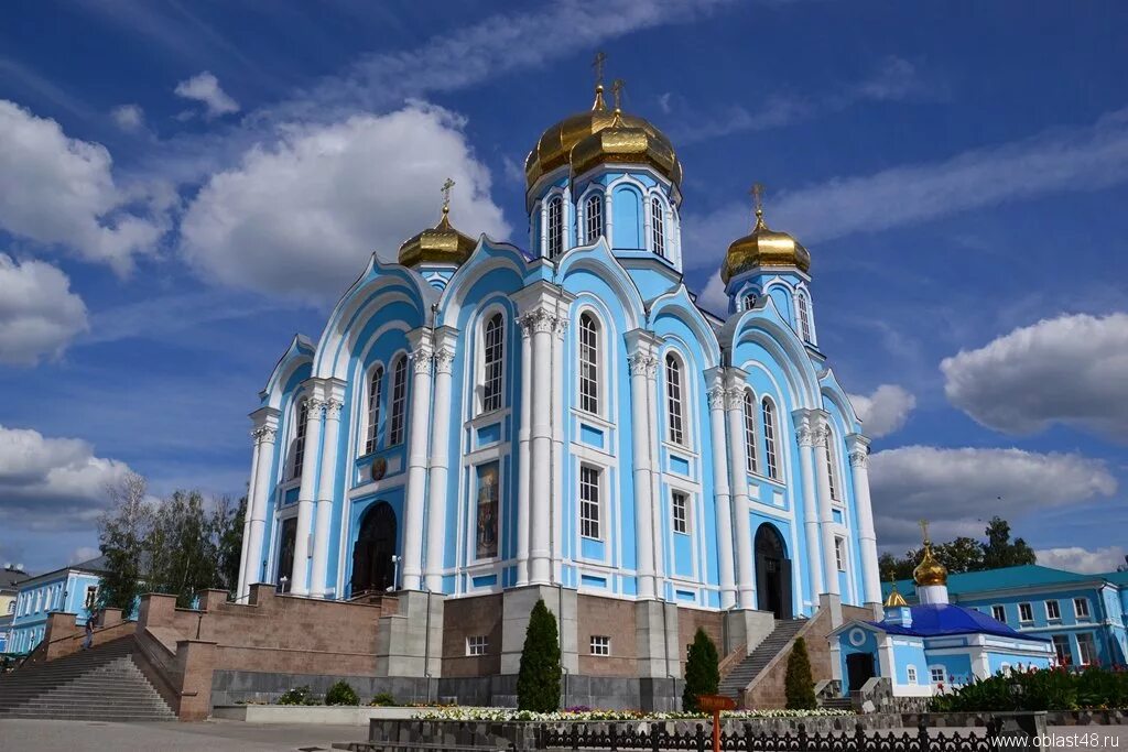 Храмы задонска липецкой. Задонский рождество-богородицкий монастырь. Собор тихона задонского в задонске. Рождество богородицкий мужской монастырь задонск. Задонский рождество-богородицкий монастырь липецкая область.