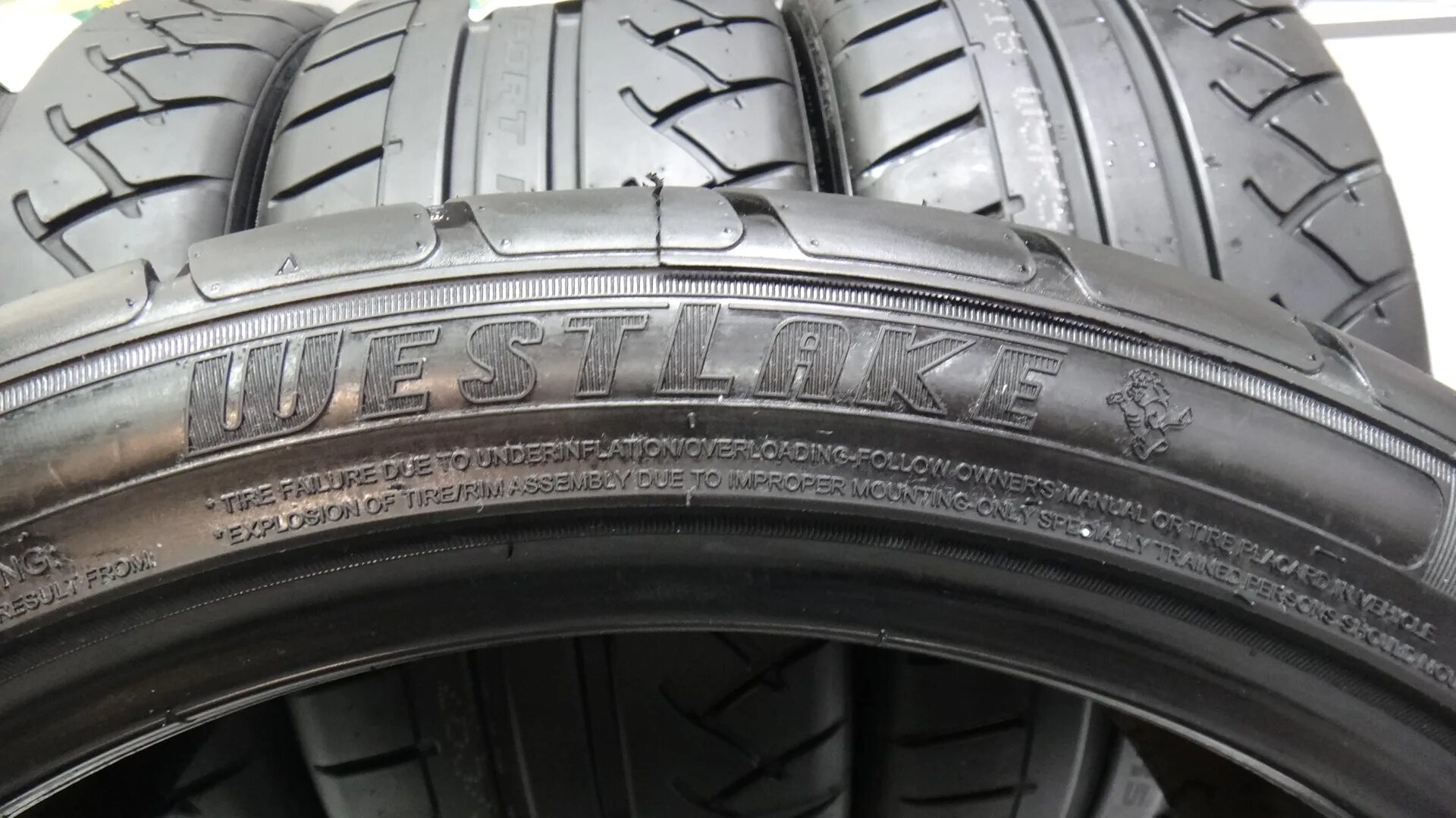 Westlake sport rs 235/40 r18. Goodride sport rs 235/40 r18. Резина вестлейк r18. Westlake sport rs 225/40/18. 225/40 18 goodride sport rs.