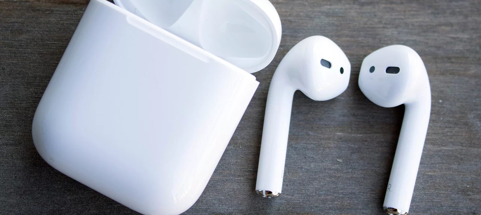 Почему тихо играют наушники airpods. Айподцы 3. Авито наушники беспроводные. Аираолсы про. Реклама наушников Apple.