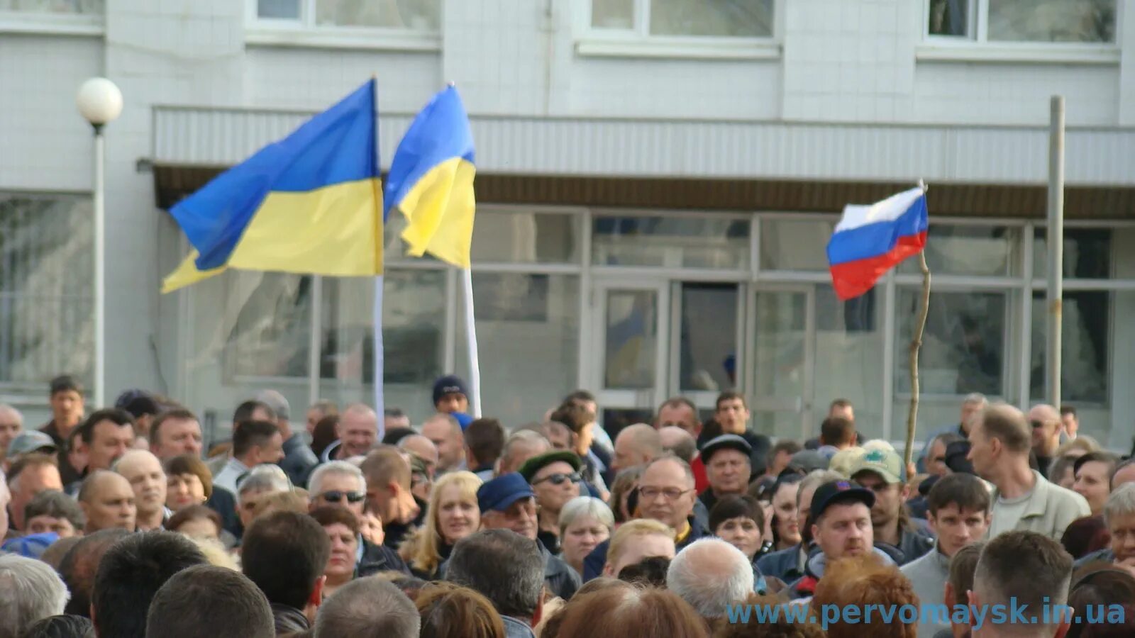 Первомайск ЛНР. Первомайск ЛНР 2014. Первомайск сейчас Луганской области последние. Первомайск референдум. Новости первомайска николаевской