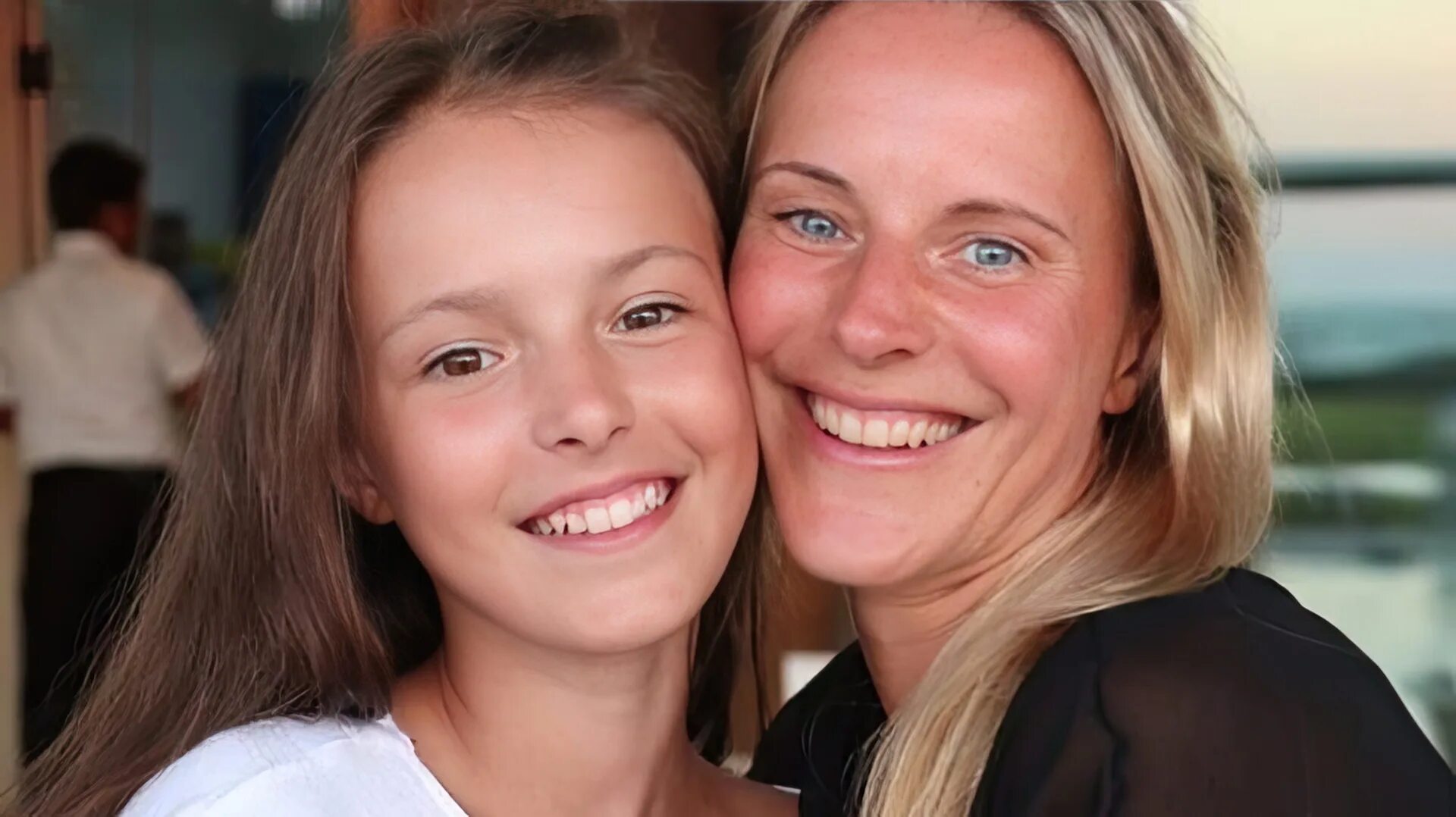 Картинка к стихотворению у мамы на кухне много посуды. Ане мама. Мамаман. Жуки мама ани. Фото мамы ани.