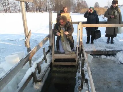 Как освятить воду на крещение дома
