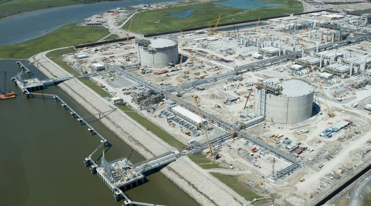 Регазификационный терминал спг. Спг завод сша. Спг завод сша. Freeport lng terminal. Терминал в сша freeport lng.