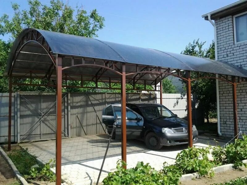 Полуарочный навес. Полуарочный навес. Навес для автомобиля в краснодаре. Арочный навес. Арочный навес.
