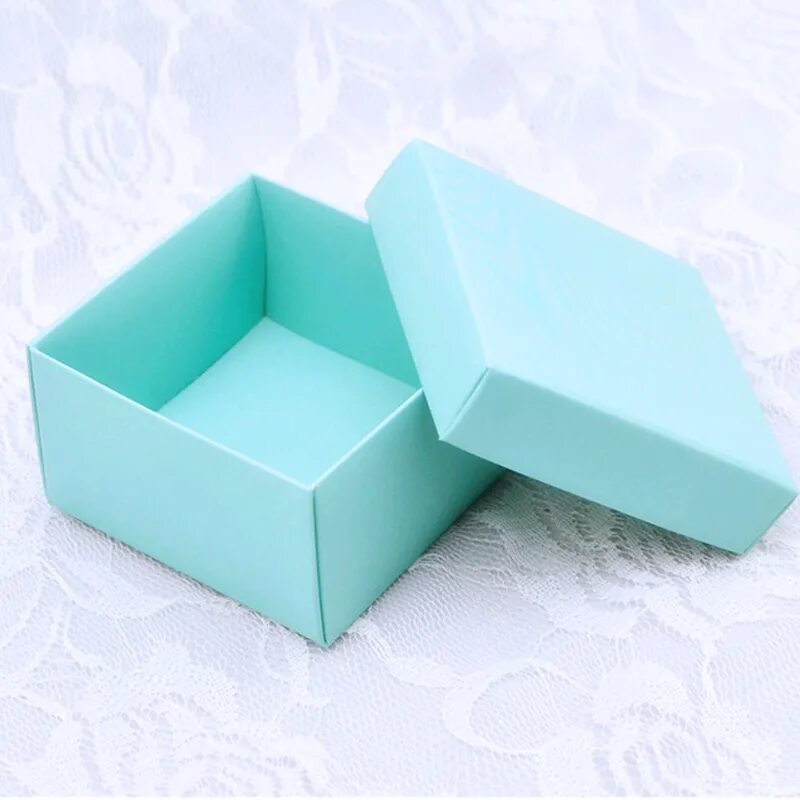 Коробка тиффани. Коробочка Тиффани. Tiffany Blue коробка. Подарочная коробка Тиффани. Шкатулка для коробочек Тиффани.