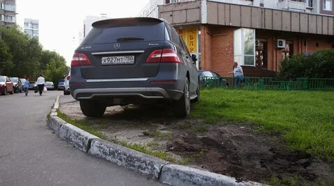 Штраф в москве за парковку на газоне