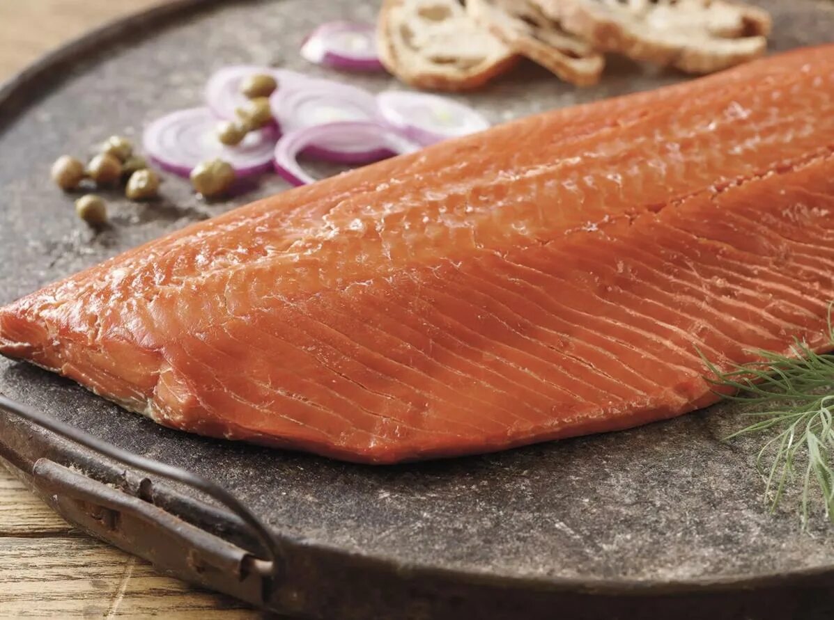 Форель горячего копчения. Рыба семга холодного копчения. Семга горячего копчения хребты. Копчения лосося. Копчения лосося.