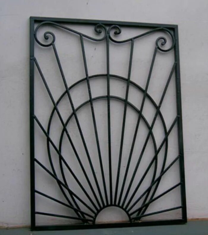 Решетка солнышко. Магазины. Решётка на окно солнышко. Решетка солнышко дверная. Окнах.