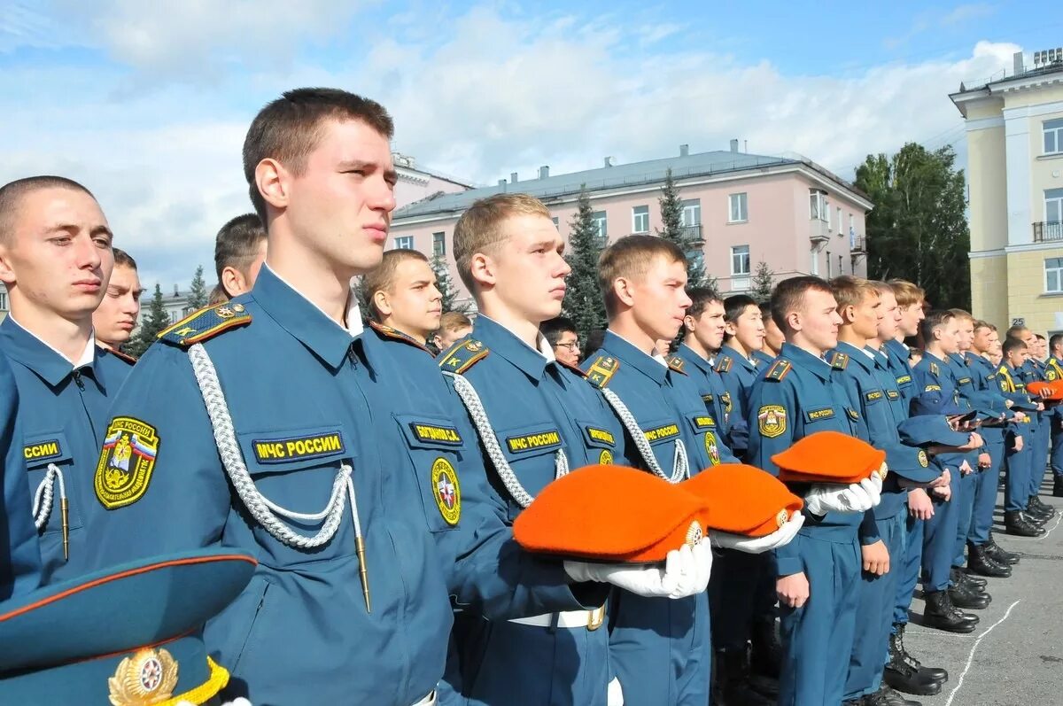 Сайт пожарно спасательной академии. СПСА Академия МЧС Железногорск. Курсант МЧС Железногорск. Академия ГПС МЧС России курсанты. Сибирская Академия МЧС курсанты.