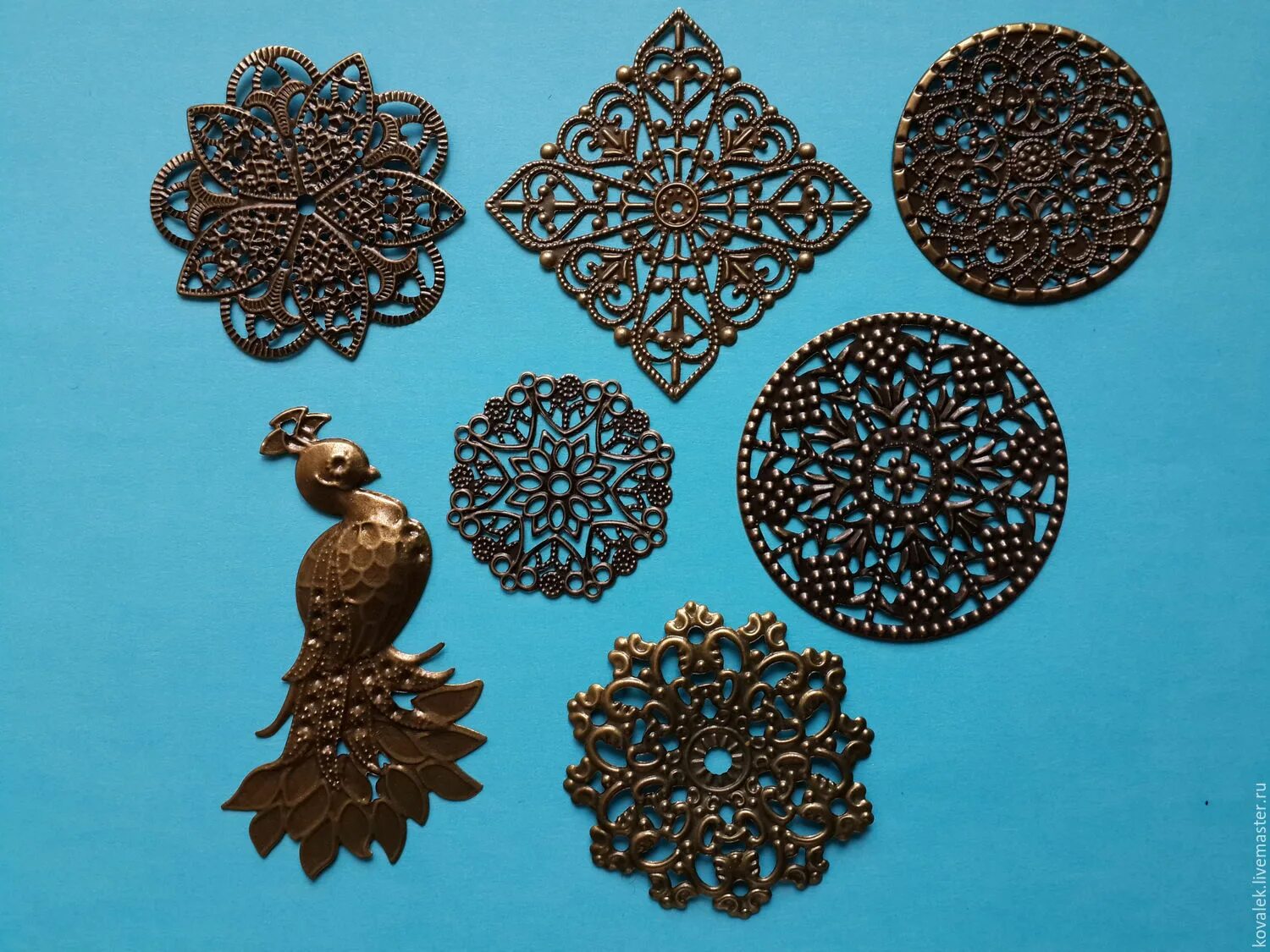 Изготовление изделий в технике просечного металла. Великоустюгская филигрань. Филигрань для бижутерии. Филигрань металлическая. Филигрань прикладное искусство.