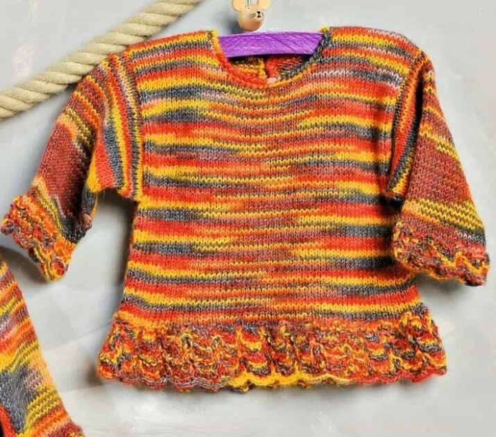 Ализе беби бест свитер. Свитер из плюшевой пряжи для девочки. Детский свитер из меланжевой пряжи. Вязаный свитер для девочки. Пряжа для свитера девочке.