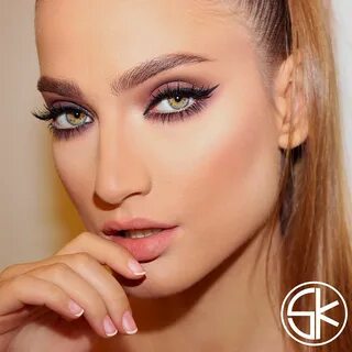 Make up 3