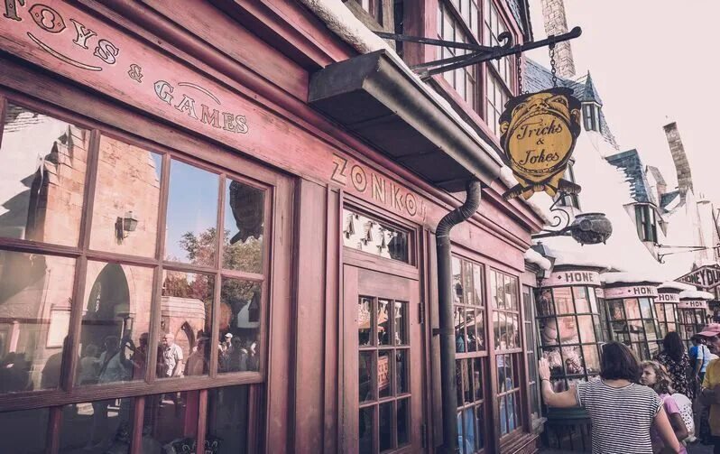 Hogsmeade. Зонко мебель. Лавка диковинных штучек в хогсмиде. Лавка диковинных штучек в хогсмиде. Сладкое королевство хогсмид.