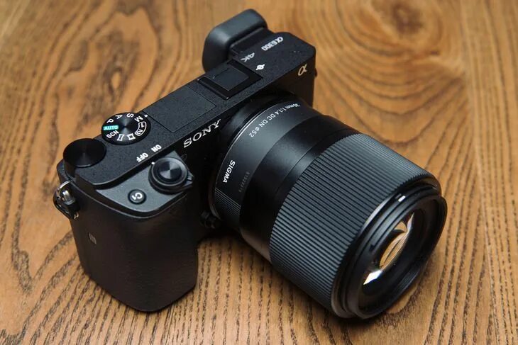Sigma 30mm f2. 4 sony e. 4 sony. Sigma 30mm 1:1. 8 dn sony e.
