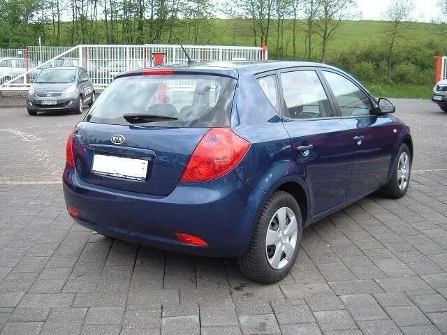 Киа сид 10 года. Kia Ceed 2003. Kia Ceed 2008 синий. Kia Ceed 10. Kia СИД 2003.