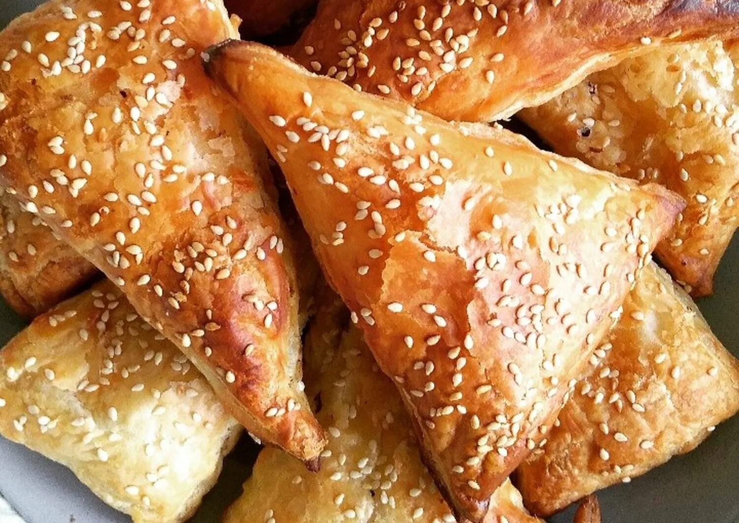 Теста самса. Самса плетеная. самса из курицы. самса из слоеного теста. самец курицы.