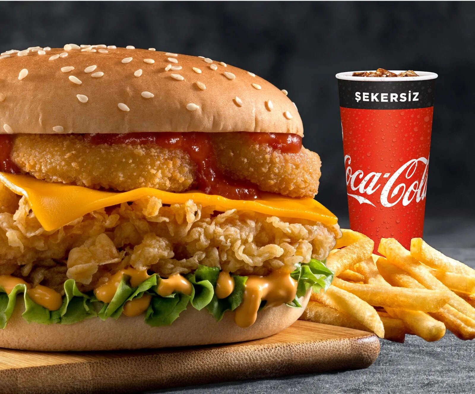 Бургеры из кфс. Чикенбургер кфс. Чикен бургер kfc. Гамбургер кфс. Чикенбургер кфс.